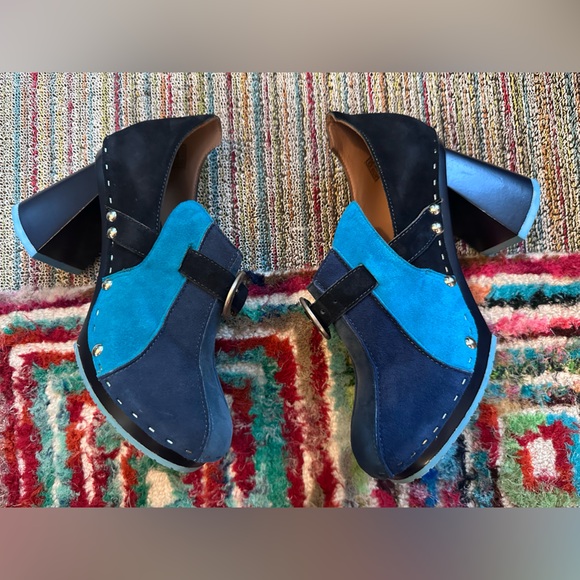 Fluevog NEARLY NEW Summer of Love Amor 60s-inspired blue suede clog-6.5 (fits 7) - Picture 7 of 16